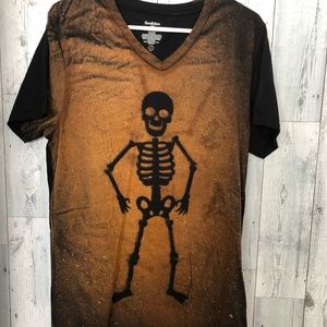 Men’s black T-shirt, skeleton graphic for Halloween size medium V-neck